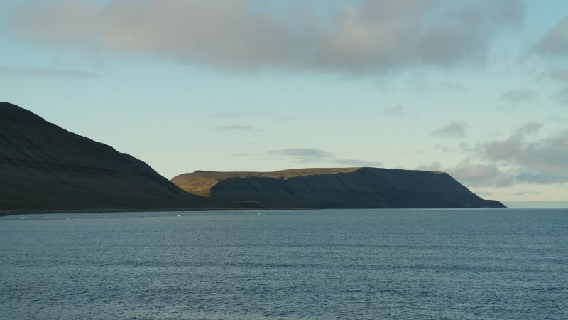 Blåfjell sett fra stranda på Bjørnebo