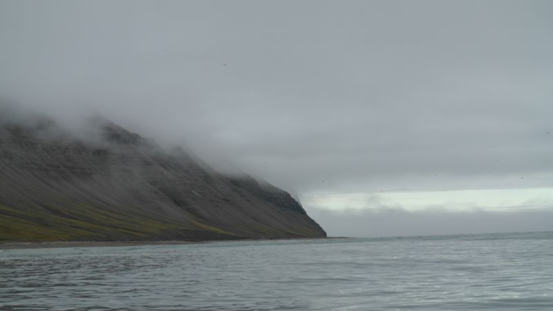 Lyngefjellet østlige skråning ned mot havet. Sett sørfra.