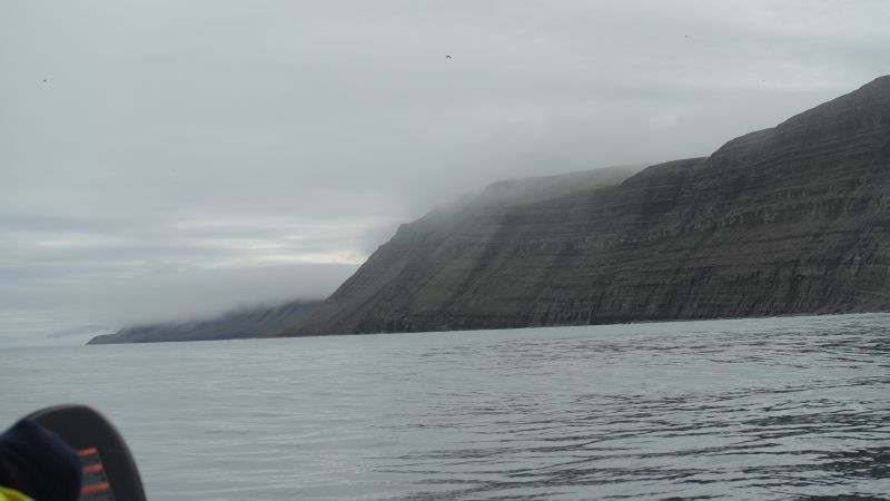 Lyngefjellet sett nordfra fra sjøen.